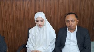 Sambil Menahan Tangis, Inara Rusli Minta Maaf Atas Kegaduhan yang Terjadi