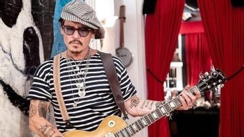 音乐制作人汤姆·祖塔特(Tom Zutaut)称约翰尼·德普(Johnny Depp)为他见过的最坏的吉他手