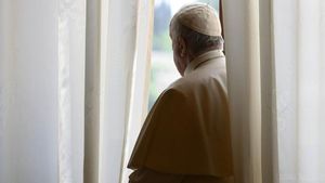 Akun Resmi Paus Fransiskus Menyukai Foto Model Brasil Berpakaian Minim, Vatikan Gelar Investigasi