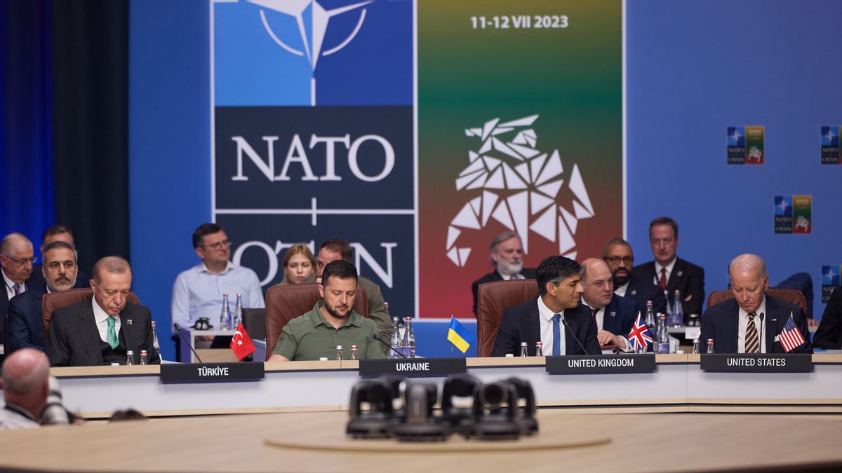 Presiden Zelensky Sempat Kecewa Soal Aksesi NATO, G7 Umumkan Komitmen Keamanan Jangka Panjang untuk Ukraina