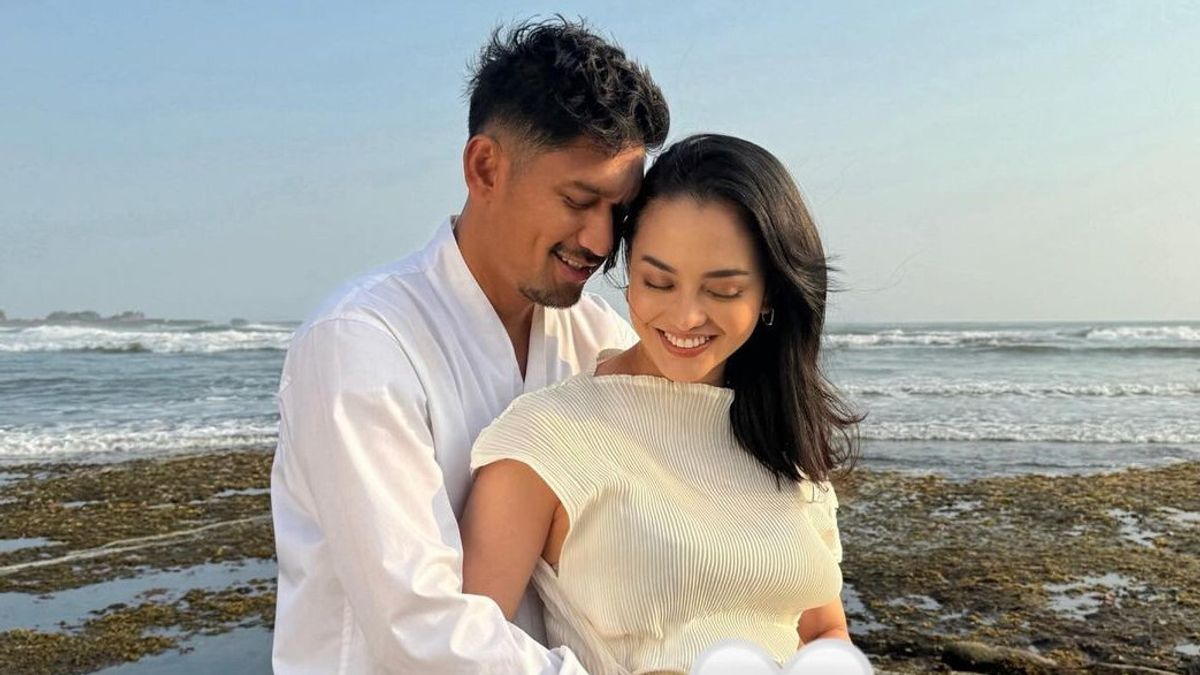 Ibnu Jamil和Ririn Ekawati宣布怀孕,网友指控S3营销