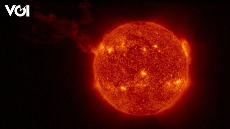 Portrait of the Terrible Eruption of the Sun Successfully Captured by Spacecraft