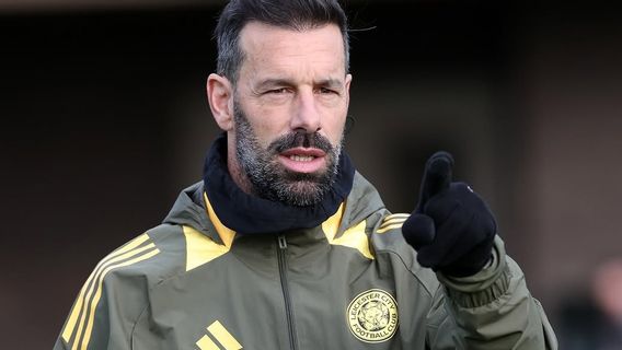 Arne Slot Waspadai Leicester Era Van Nistelrooy