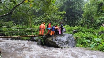 BPBD Jepara 继续在丹绒村寻找山体滑坡受害者