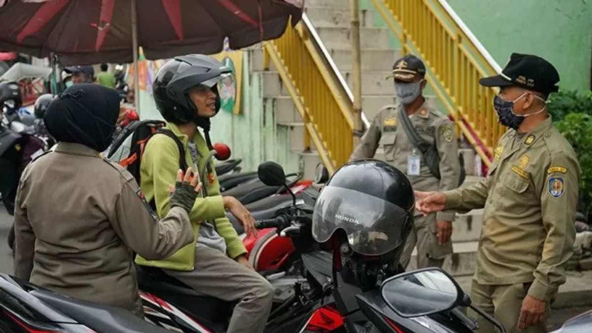 Yogyakarta Satpol PP Va Dissoudre Les Foules Du Nouvel An Dans Les Villages