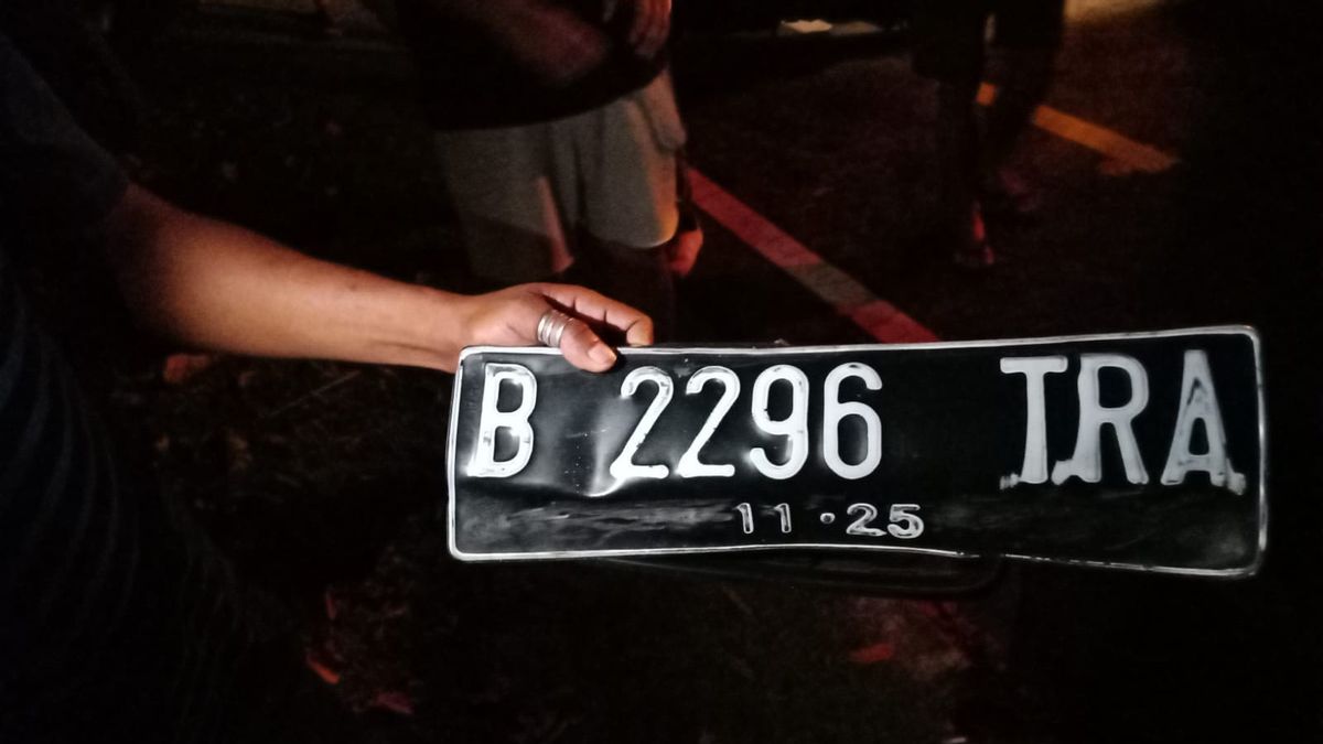 Viral Hit-and-Run 2 Schoolgirls In Denpasar, Vehicle Plate "B" Dislodged Leaving On The Road