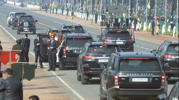 インドのモディ首相が燃料節約のために車列を削減
