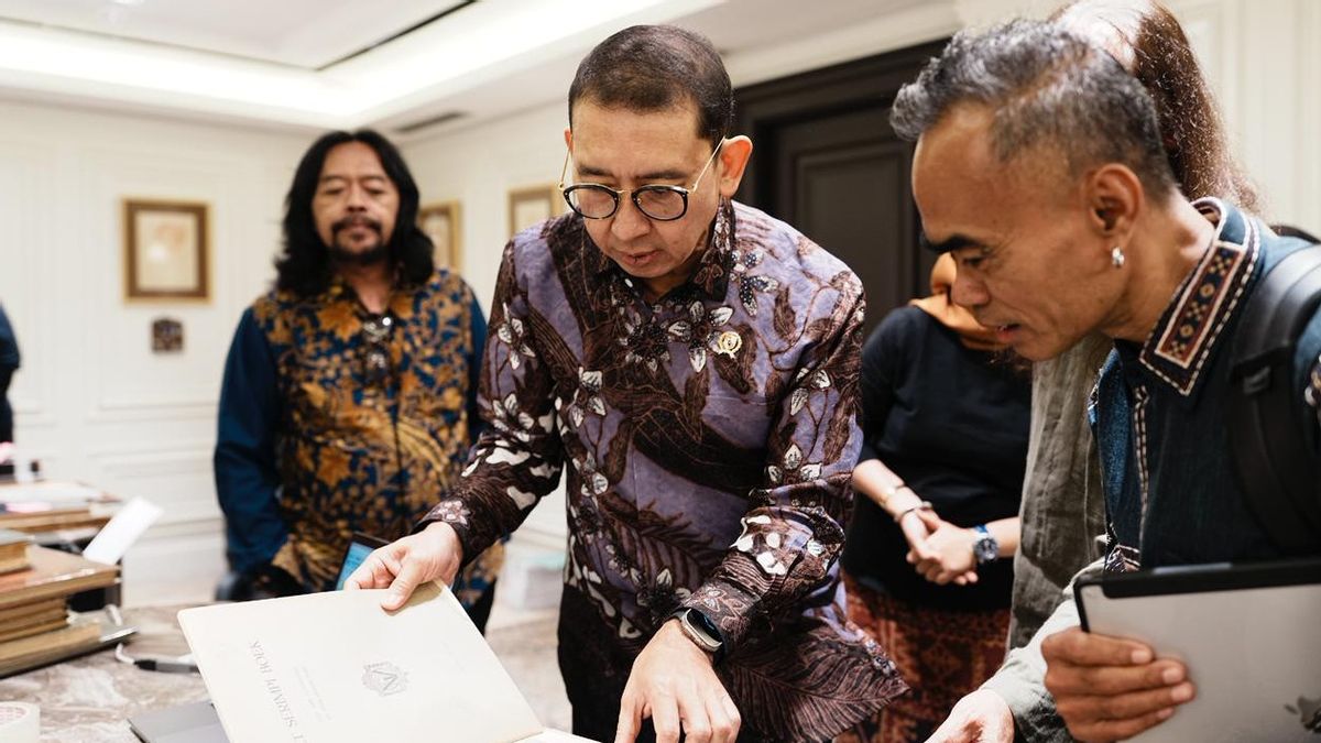 وزير الثقافة يحث ISI Surakarta على فتح دراسة في التصميم الثقافي ، ويشير إلى IP كآلة صناعية إبداعية
