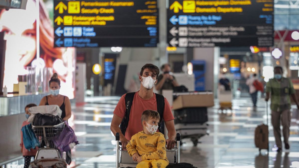 Soekarno-Hatta Airport Ranks Up In The List Of Best Airports In The World, And Wins The Best Airport Staff Award