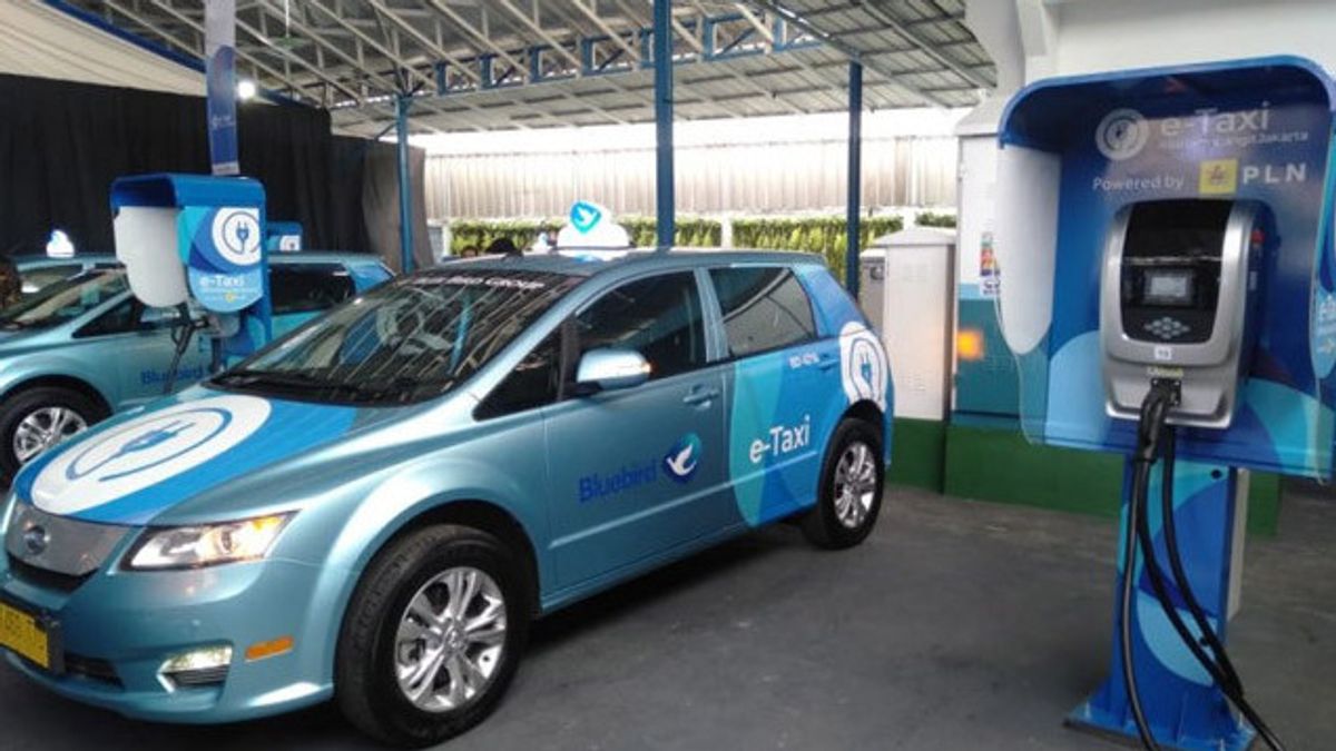 Angkasa Pura I Collaborates With Purnomo Prawiro's Blue Bird Conglomerate To Present Electric Taxi Service