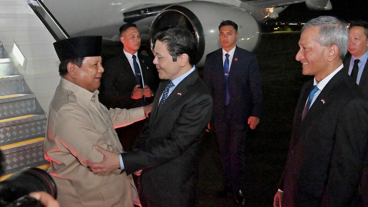 Tiba di Singapura, Presiden Prabowo Subianto Disambut Langsung oleh Perdana Menteri Lawrence Wong