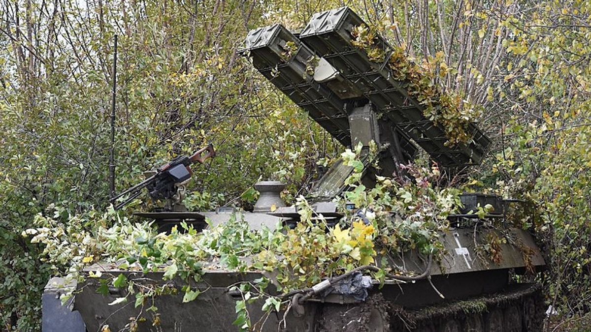 Russia Launches New Artillery Offensive in Bakhmut, Ukrainian Troops Retreat from Several Areas