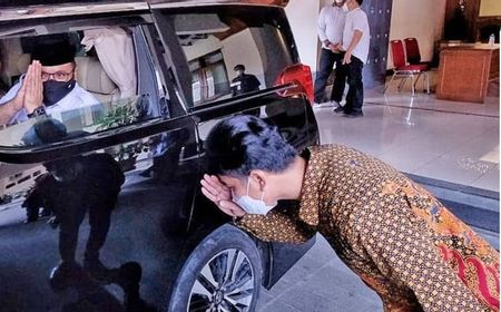 Sikap Gibran 'Jokowi' Rakabuming jadi Sorotan Netizen, Membungkuk dan Beri Hormat pada Menag Yaqut Cholil