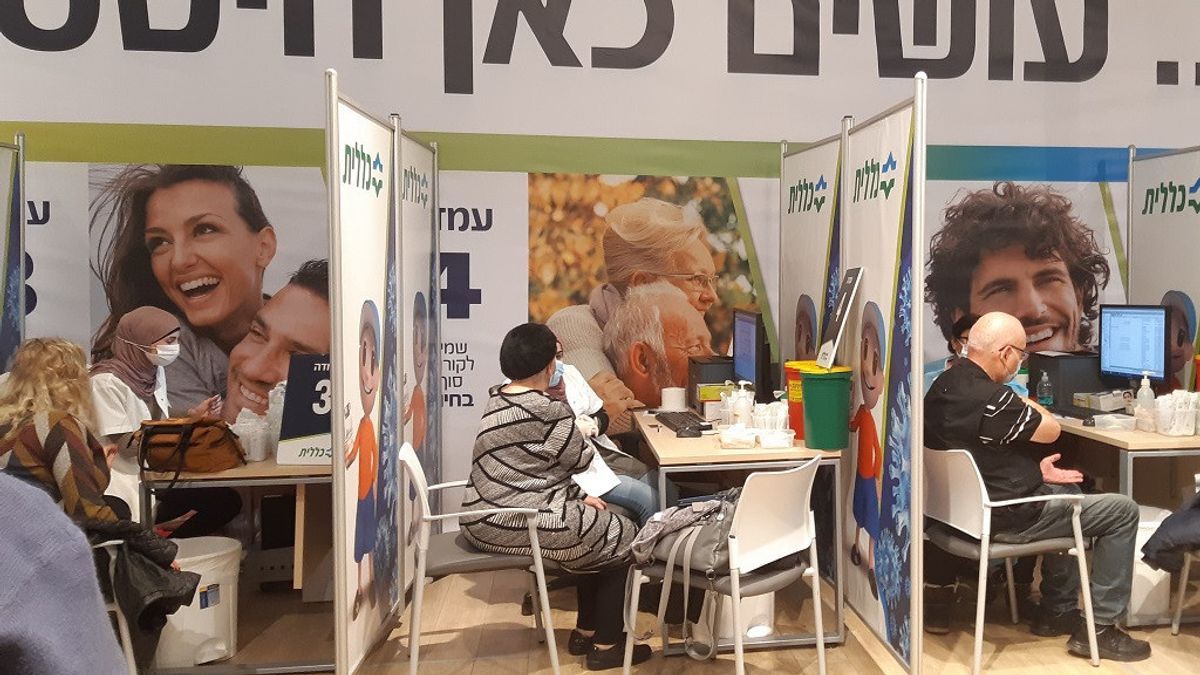 イスラエルはCOVID-19ワクチンの第3用量を与え始める、PMベネット:私たちは情報を共有するために開いています