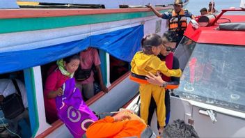Alhamdulillah, Tim SAR Berhasil Evakuasi 44 Penumpang KM Hanifa di Perairan Banggai Laut Sulteng