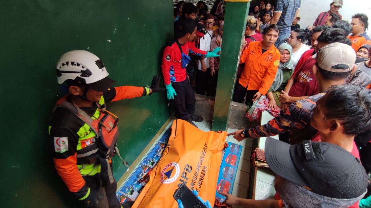 Jasad Pria Tenggelam di Kali Pesanggrahan Ditemukan 3 Km dari Lokasi Hilang  