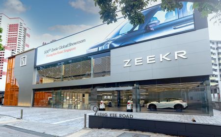 Zeekr Resmikan Showroom ke-500 Secara Global di Singapura dan Meluncurkan MPV 009