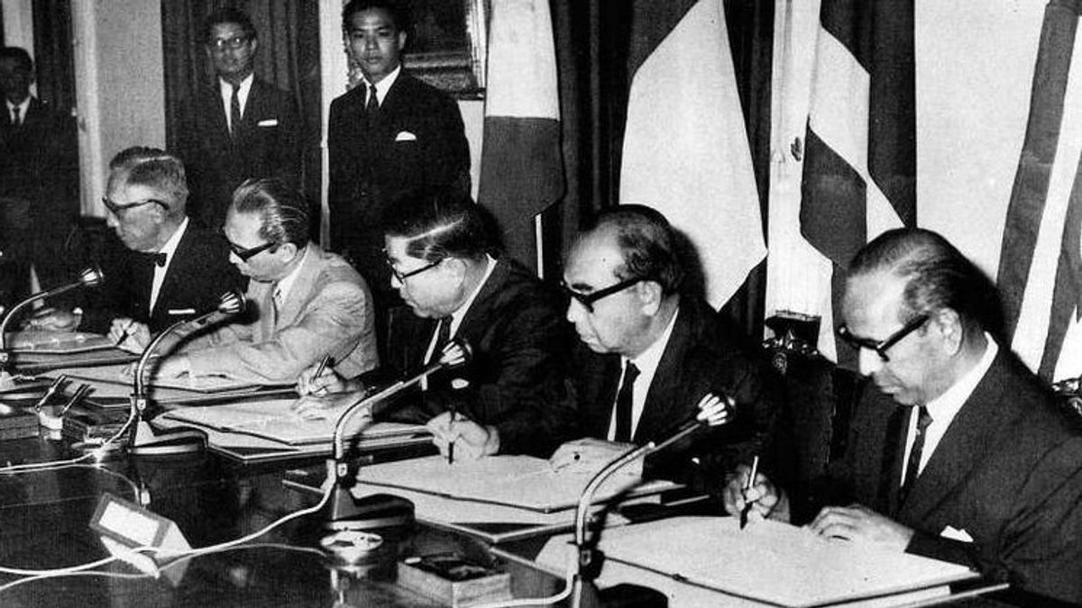 Indonesia Signs Kuala Lumpur Declaration In History Today, November 27, 1971