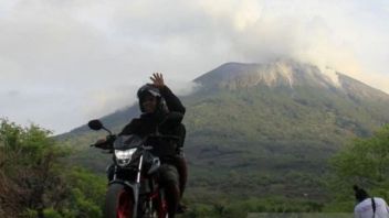 Tuesday Morning, Mount Ile Lewotolok NTT Erupted And Sprayed Abu 400 Meters High