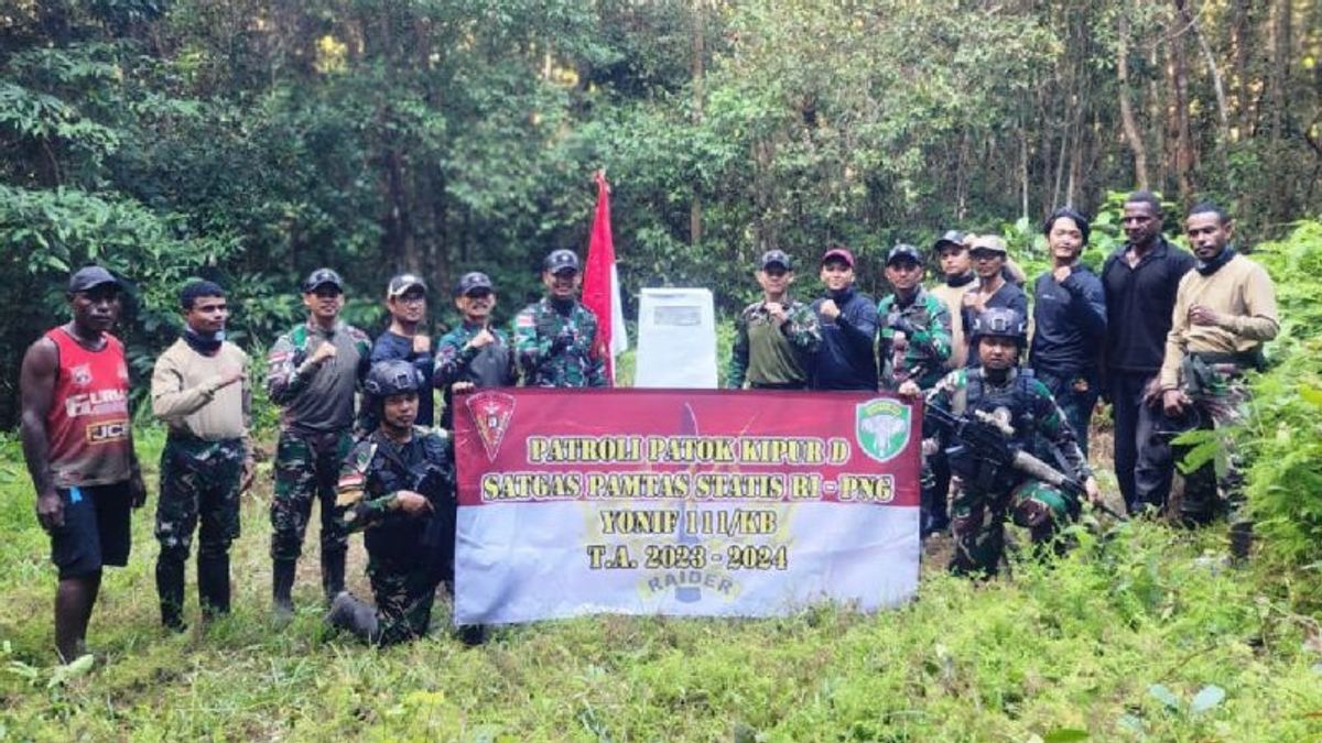 3 jours de route, TNI inspecte le patok frontalier entre la République d’Indonésie et Papouasie Nugini