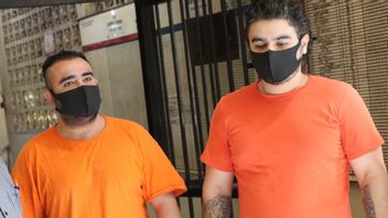 اثنان من أصحاب WN الإيرانيين لمصنع سابو في كاراواتشي يخضعان للمحاكمة على الفور