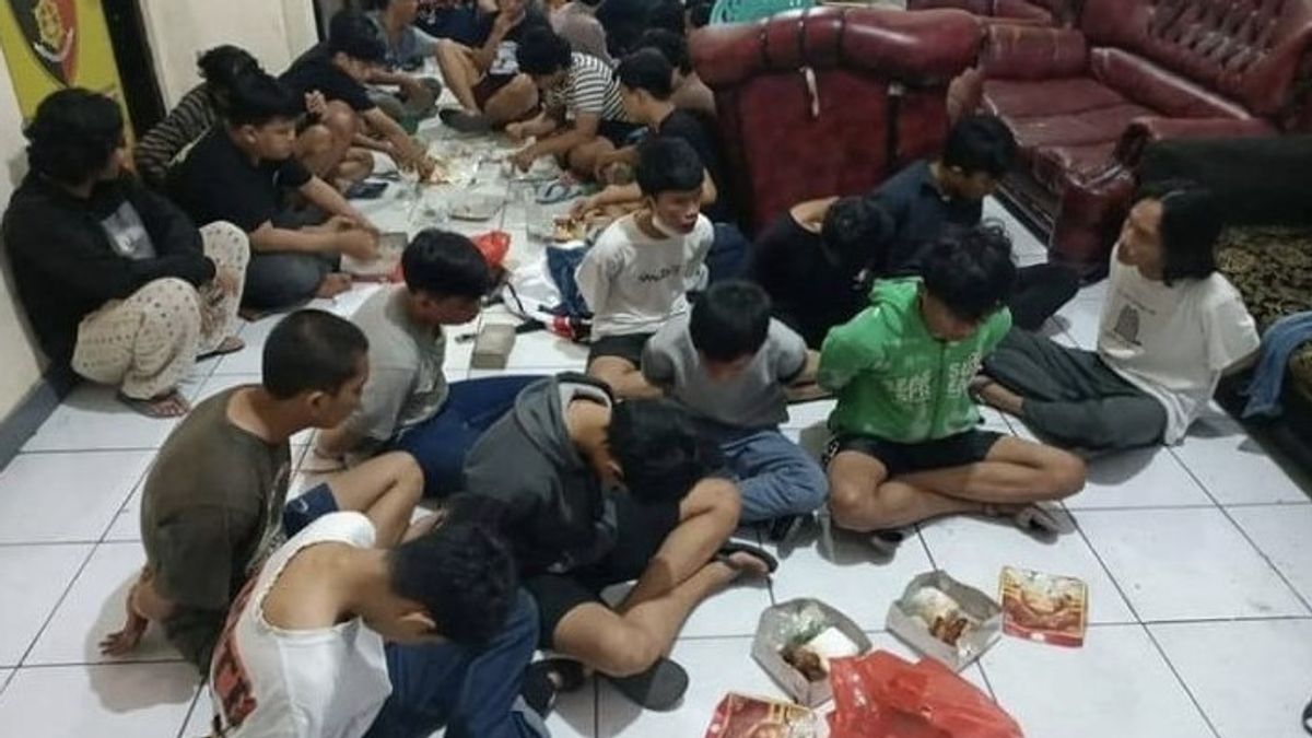 Convoy While Carrying Sharp Weapons, 37 Minors Arrested At Banten Police