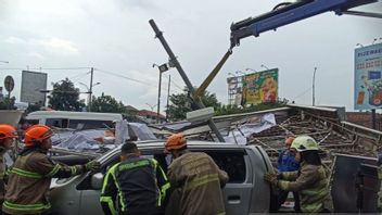 Three People Injured Due To Giant Billboard Collapsed In Bandung During Heavy Rain