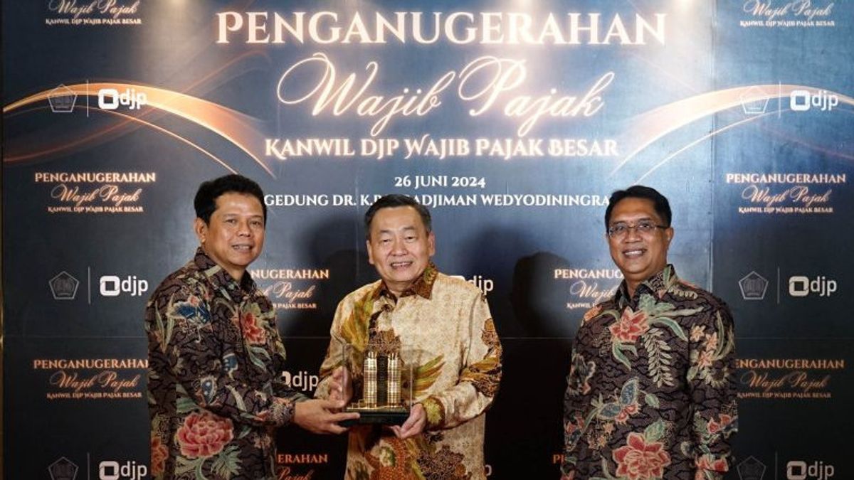 BCA Raih Penghargaan Wajib Pajak Berkat Kepatuhan Lapor SPT