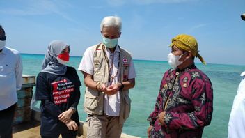 The Story Of The Parang Island Midwife Who Brought A Pregnant Woman On A Wooden Boat: Dangers Of High Waves