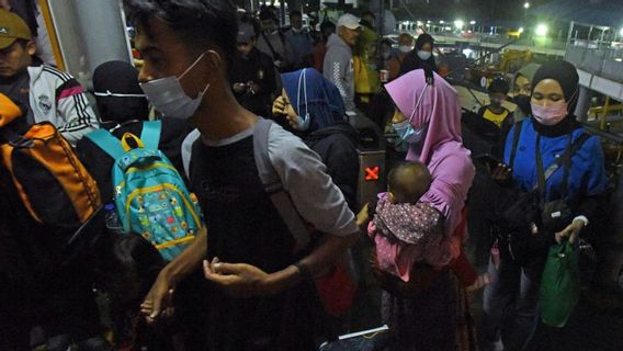 Puncak Arus Mudik di Pelabuhan Merak dan Bandara Soetta Lampaui 2019