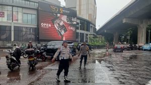 Kelapa Gading Masih Dikepung Banjir hingga Arus Lalin Macet, Kapolsek : Kami Kerahkan Personel di Lokasi