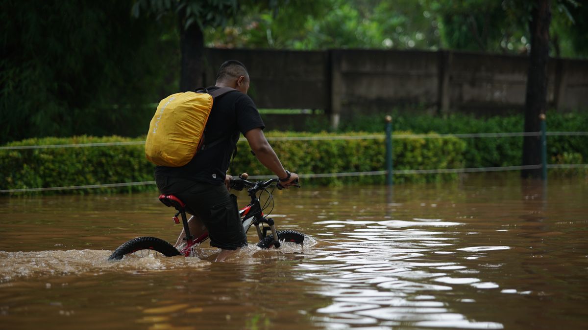 Tides Are The Cause Of Inundation Of North Jakarta