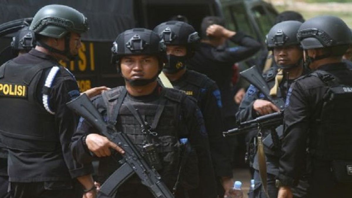 شرطة سومينيب تعترف بنشر أعضائها لمساعدة Densus 88 على اعتقال ثلاثة إرهابيين مشتبه بهم 