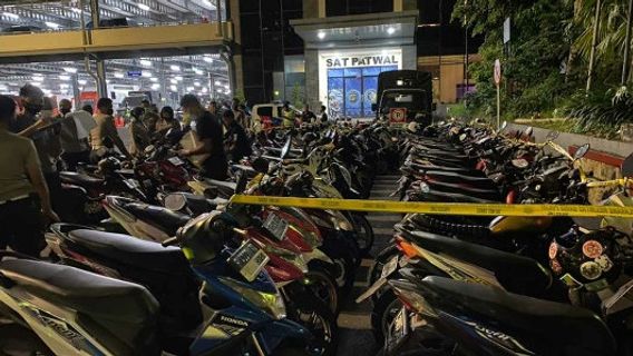 Sebanyak 69 Kendaraan Massa di Sekitaran Patung Kuda Disita Polisi