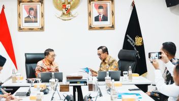 وزير الثقافة فضلي زون يدعم تنشيط ثقافة باميكاسان، ويشجع على تشكيل فريق من خبراء التراث الثقافي