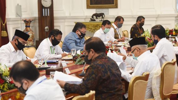 During The Reshuffle, Jokowi Has To Make Sure His New Ministers Don't Just Find A Stage For The 2024 Elections