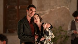 Hubungan Emily dan Marcello dalam Teaser Perdana Serial <i>Emily in Paris 5</i>