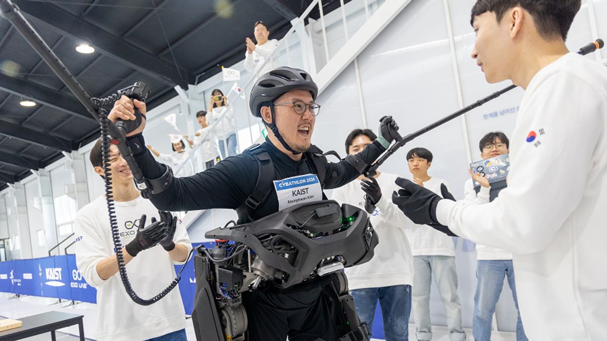 South Korean Researchers Make 'Ironman' Robot For Paralyzed Patients