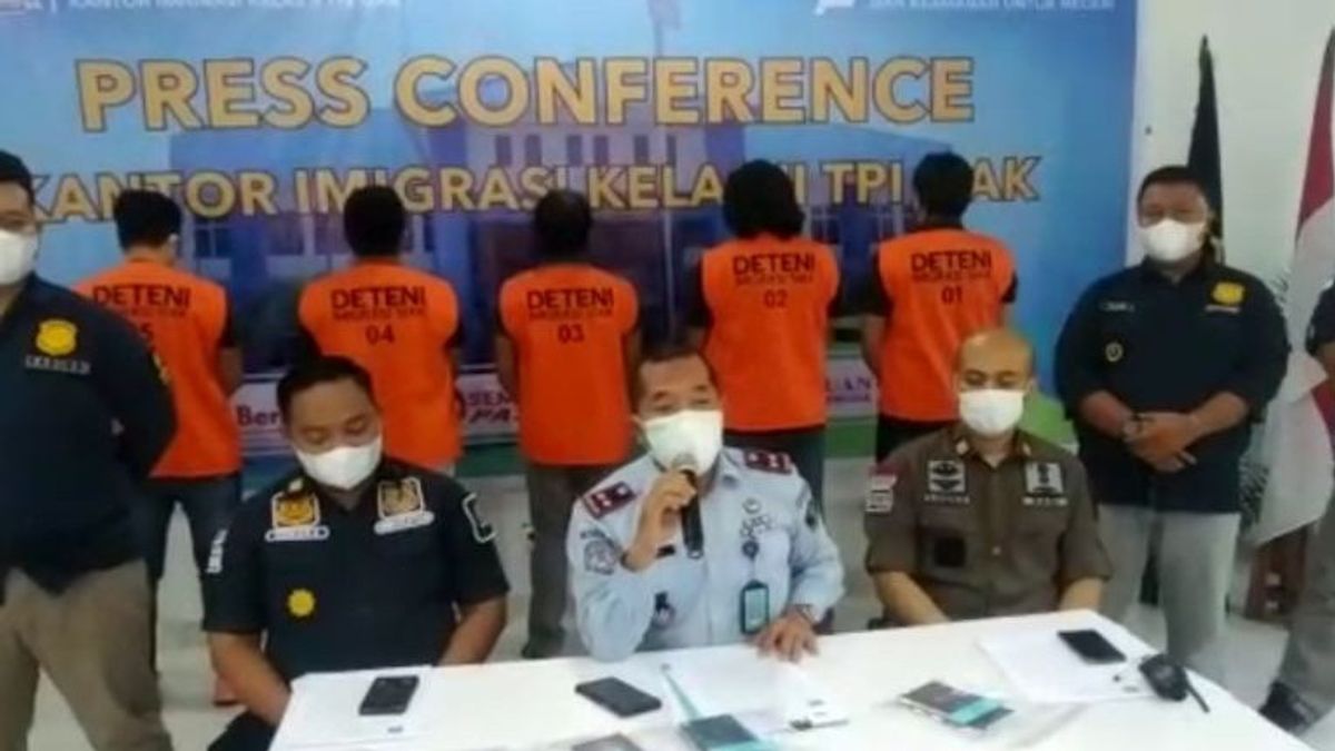 Illegally Entry, 5 Filipino Citizens Arrested By Siak Riau Immigration