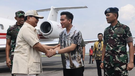 Maneuver Gibran Accompanies Prabowo To Meet Volunteers Called Jokowi's Loss