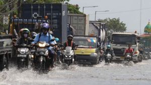 Banjir Rob di Surabaya Tak Genangi Rumah Warga Namun Sebabkan Macet