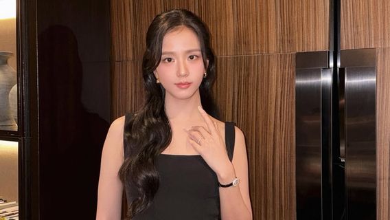 Jisoo BLACKPINK Terima Penghargaan Rising Star Award di Canneseries 2026