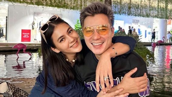 Baim Wong Gugat 離婚 ポーラ・ヴァーホーベン 第三者のために、これが女性が浮気する理由です