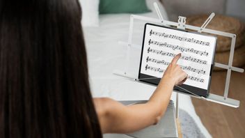 Diatonic Major Scale: Characteristics and Examples of Songs