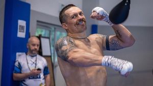 Oleksandr Usyk Punya Klausul Rahasia dengan Tyson Fury agar Duel Tak Mundur Lagi