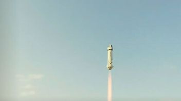 杰夫 · 贝佐斯在无人飞行中测试新的谢泼德火箭， 为月球做准备？