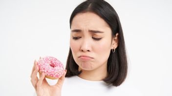 7 أسباب تريد تناول الطعام الحار أو الحلوى السكرية بمجرد تناول الطعام
