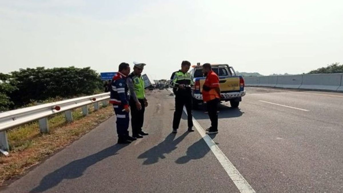 TVOne Des condoléances, 3 équipes de télévision sont mortes dans un accident de la route à péage Pemalang