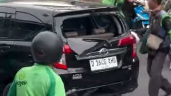 在萨哈里山上的电视剧《Lawan Arus》，警察发现假牌照和玩具枪