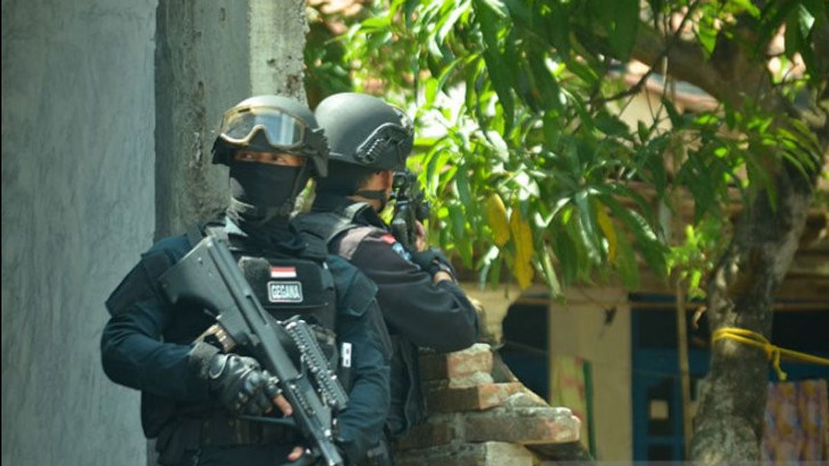 Densus 88 Tangkap Terduga Teroris di Medan